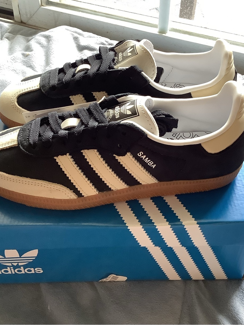 NWT Adidas Samba OG W core black / wonder white sneakers women’s size 6